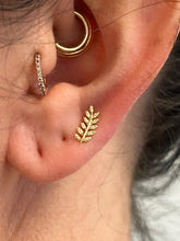 Load image into Gallery viewer, Willow - 14k Gold end.
